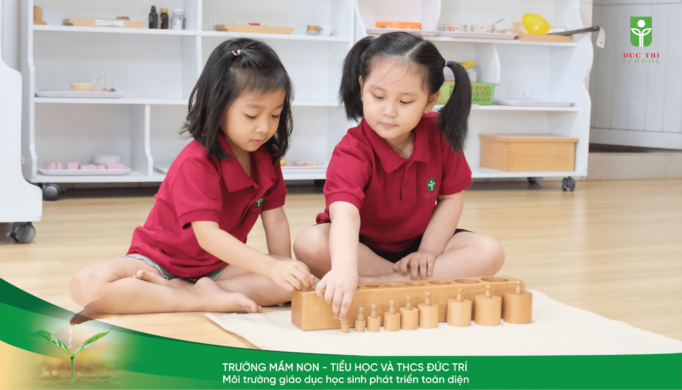 trẻ mầm non học theo phương pháp Montessori