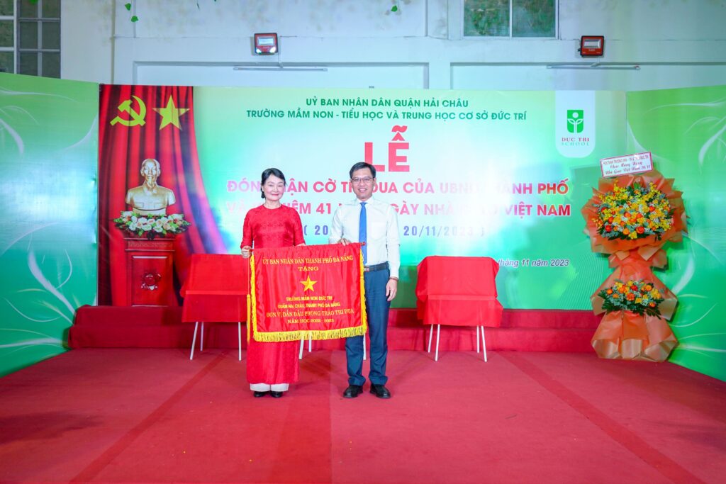 truong-duc-tri-don-nhan-co-thi-dua-cua-ubnd-tp-da-nang