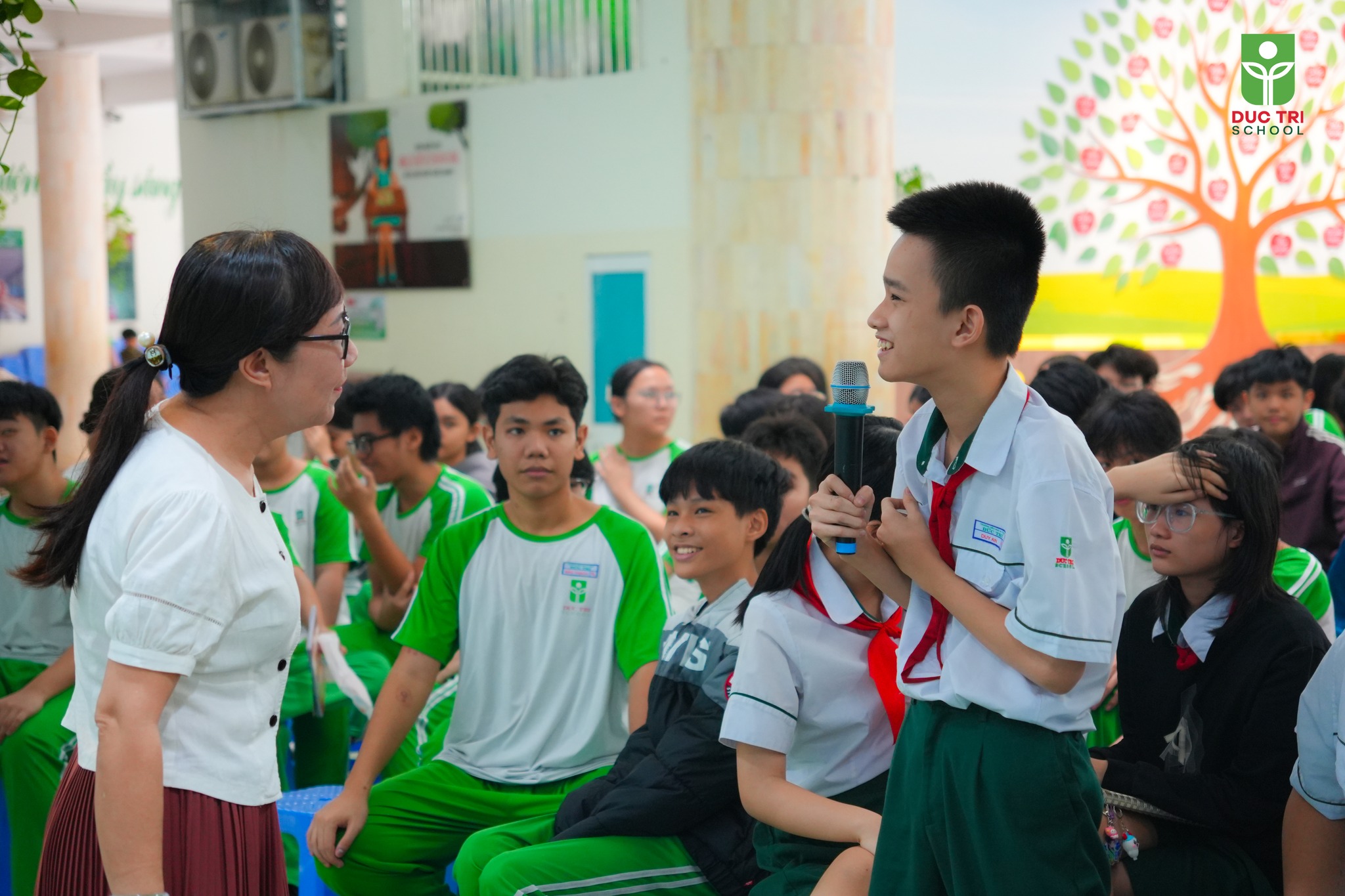 Đồng hành tuổi dậy thì cùng con