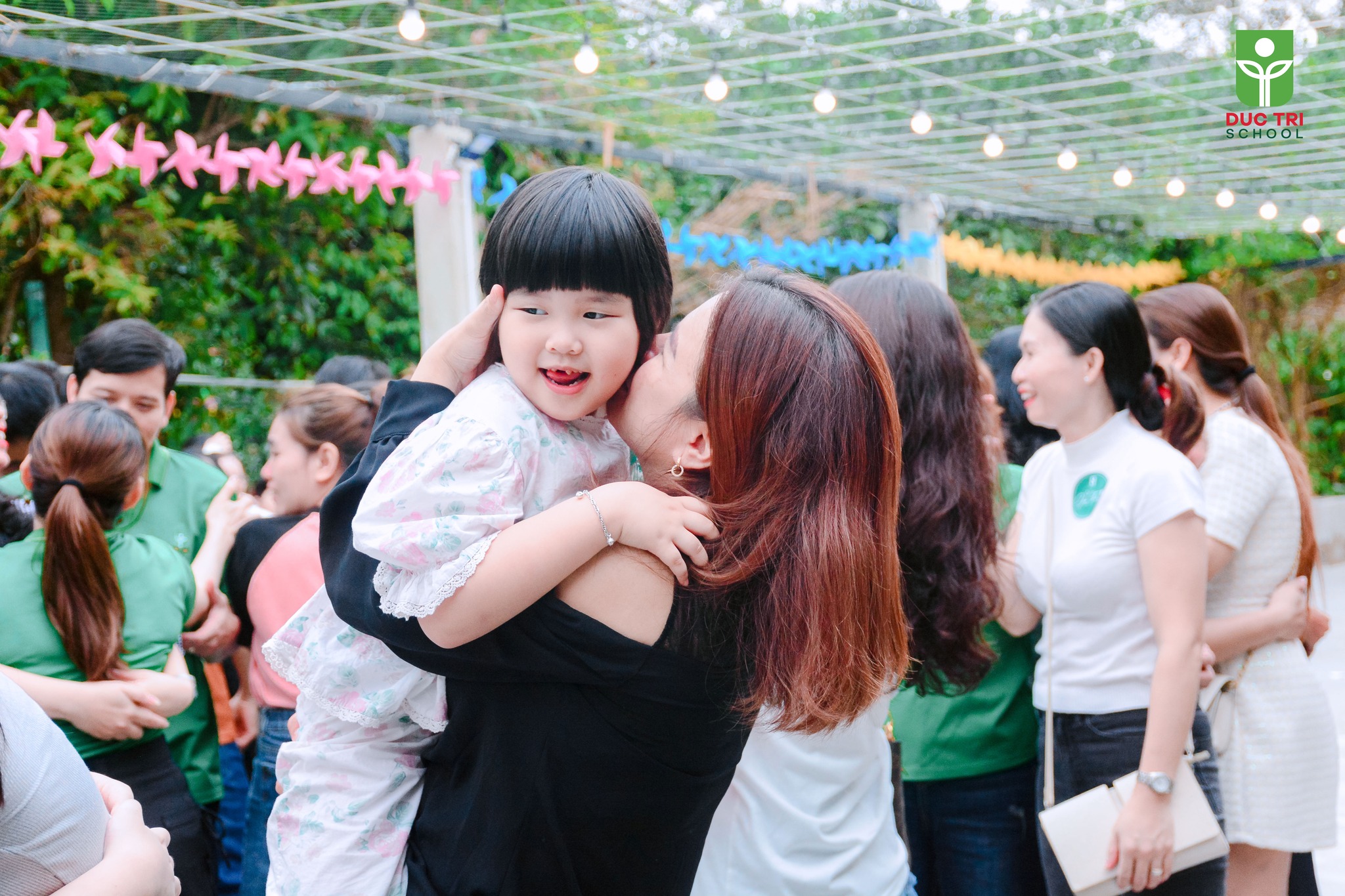 Trở thành bạn của con