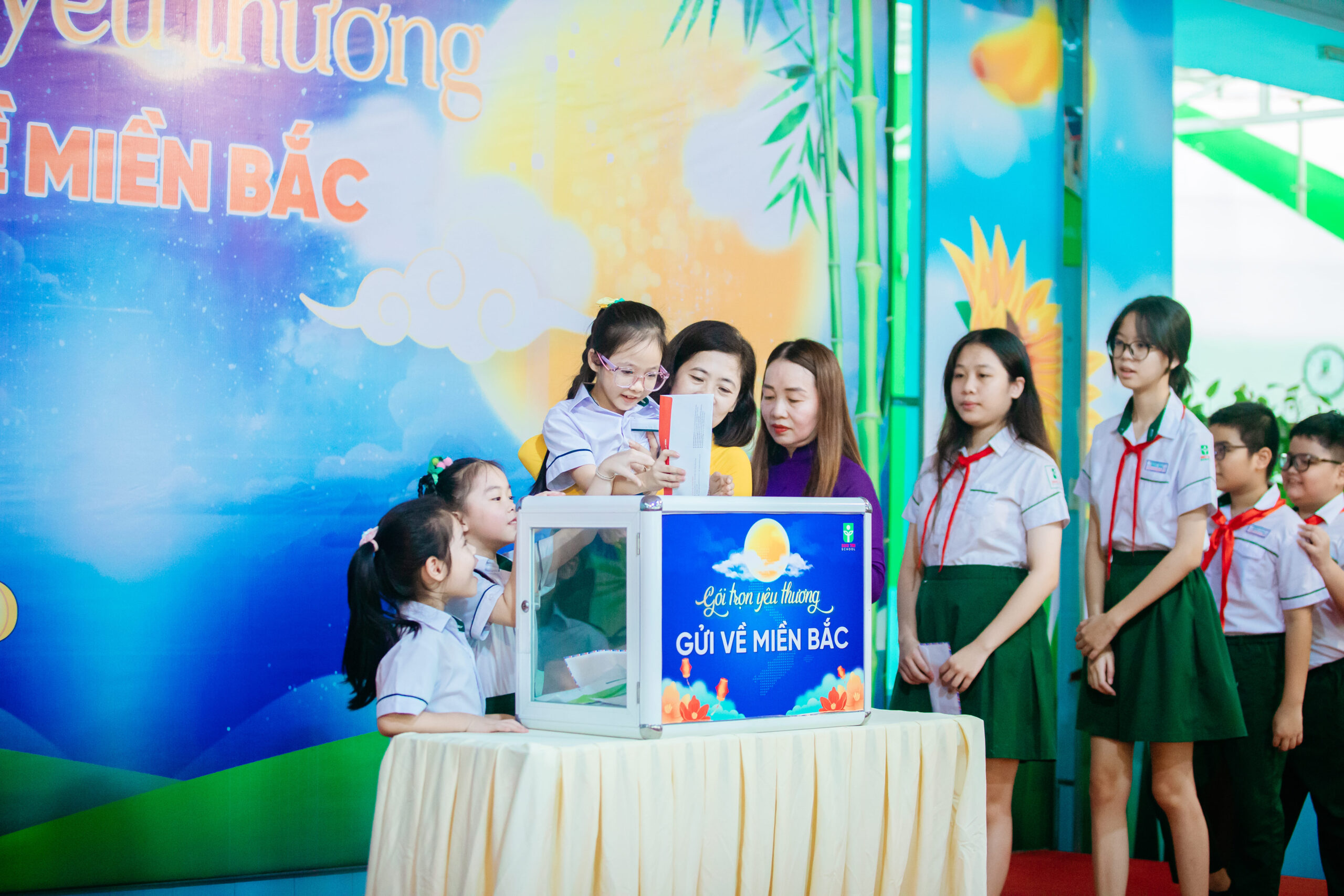 Trường Mầm non – Tiểu học và Trung học cơ sở Đức Trí: 'Trung thu yêu thương – Hướng về miền Bắc'