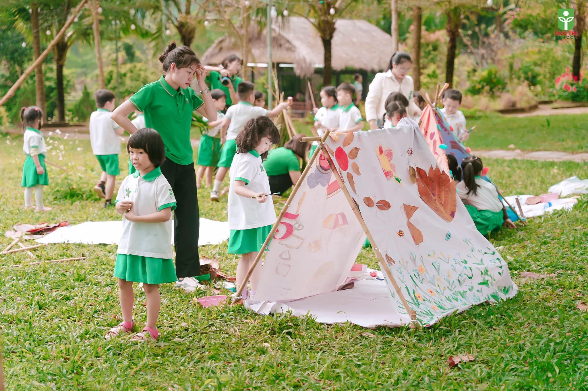 Cắm trại dã ngoại khám phá thiên nhiên