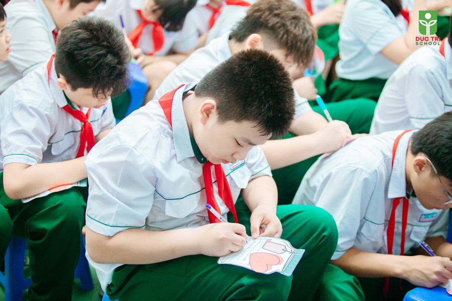 Trường Tiểu học và Trung học cơ sở Đức Trí