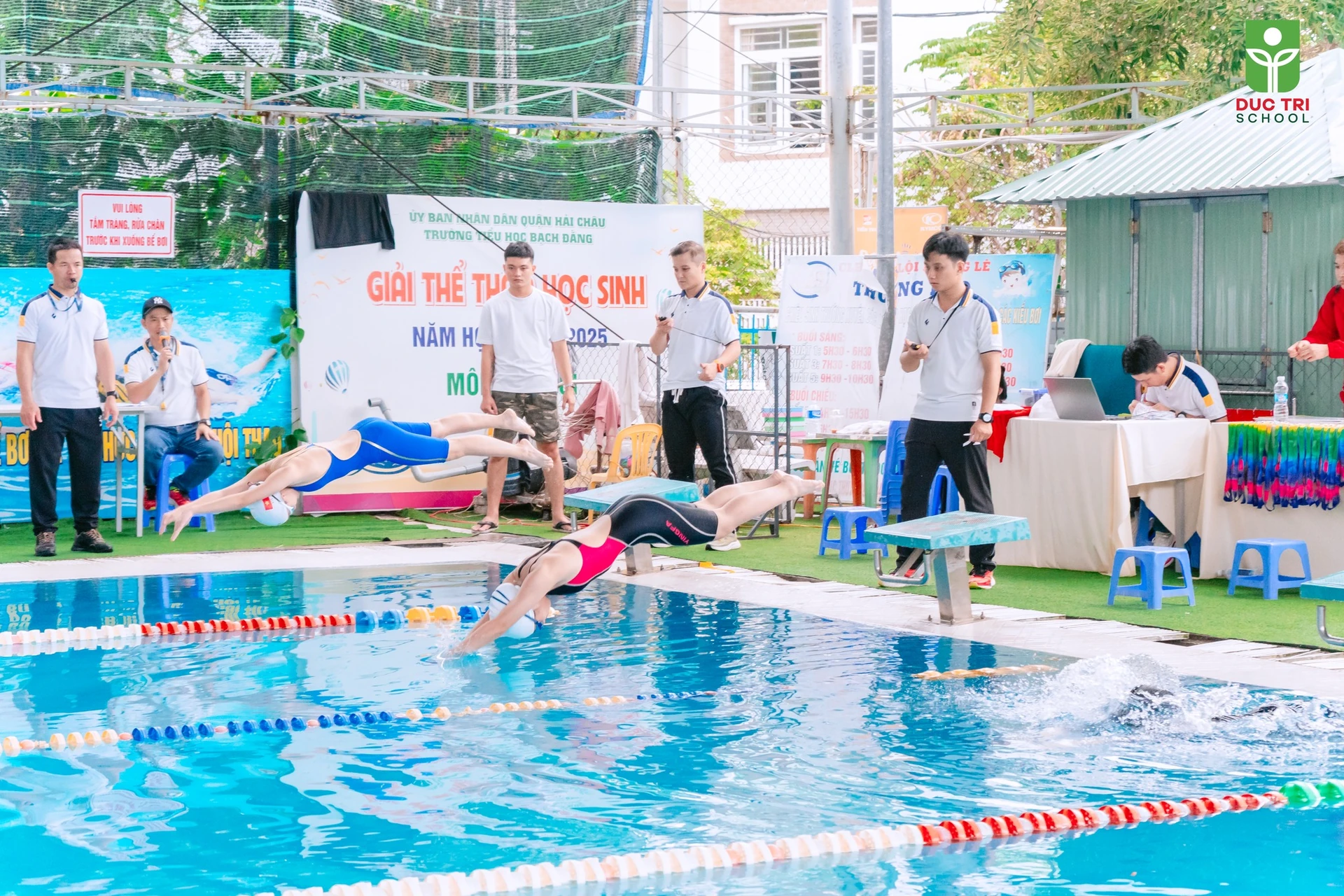 Khởi động môn bơi lội