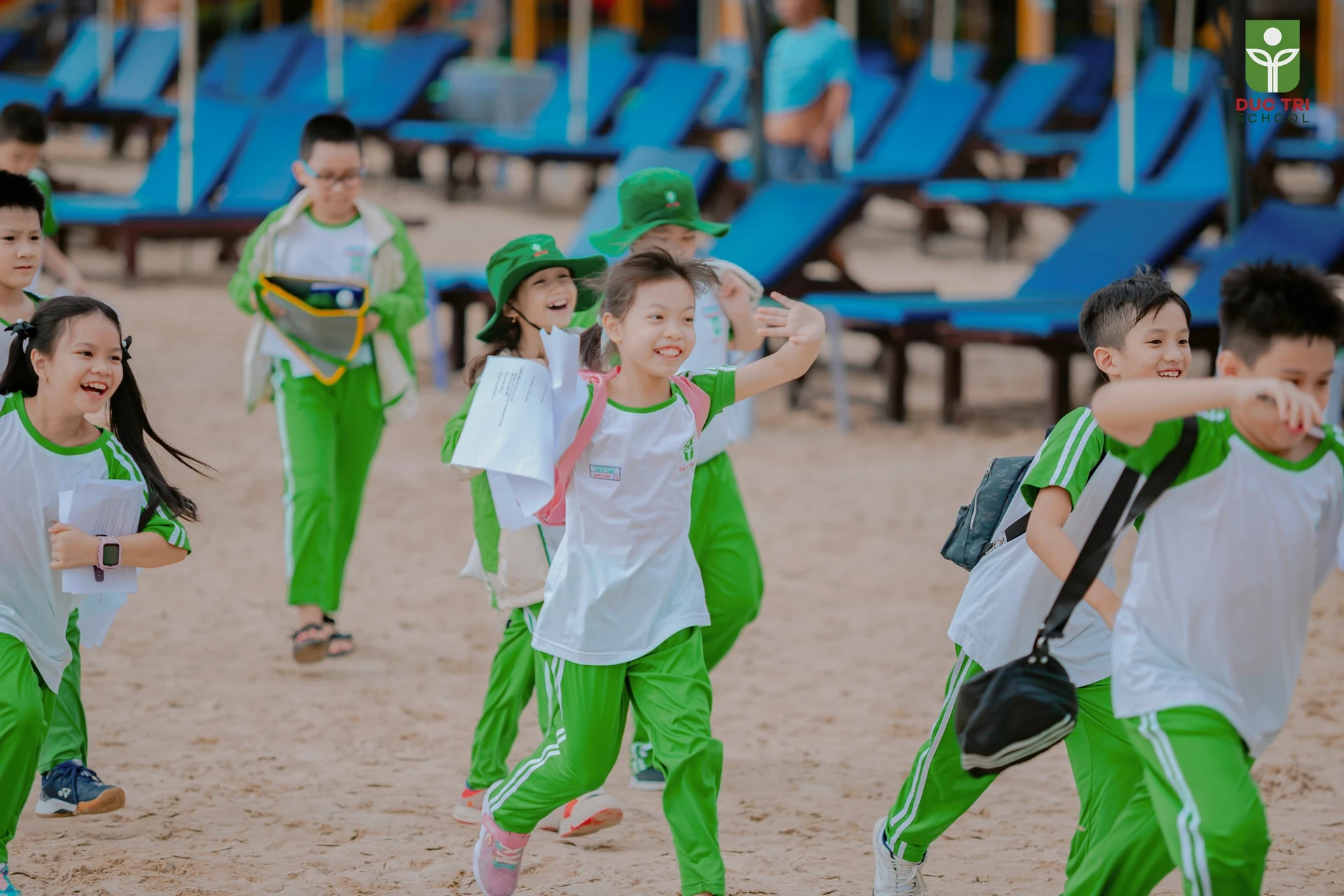 Ngày hạnh phúc ở công viên Biển Đông